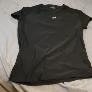 Under Armour black moisture wicking t shirt Sz L